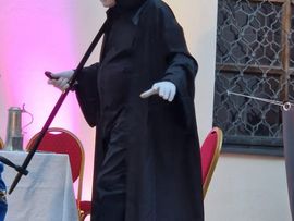 Sensenmann bei einer Theatervorführung von Jedermann