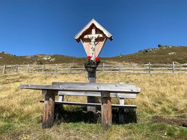 Wegkreuz auf der Pfoner Ochsenalm