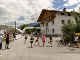Kinder bei einem Lauf