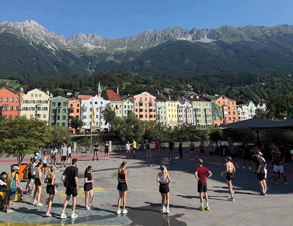Kasasportsclub beim Aufwärmen