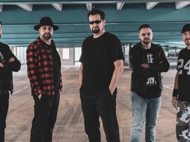 Portrait einer Band in der Tiefgarage