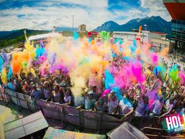 HOLI Festival der Farben - Farbwolke