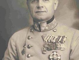 Mann in Soldatenuniform