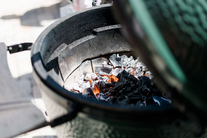 Glut in einem Grill