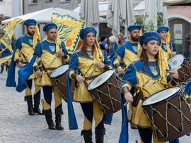 Mittelalterlicher Umzug in Tirol