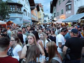 Besuchermassen beim Telfer Dorffest