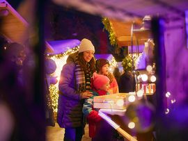 Außerferner Weihnachtsmarkt Familie