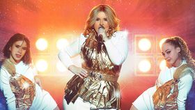 Maite Kelly und zwei junge Frauen auf einem Werbeplakat