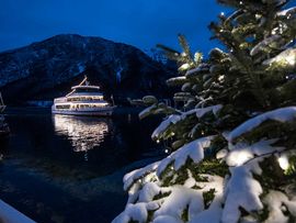 MS-Achensee in winterlicher Kulisse.