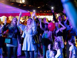 Besucher beim Stadtfest Schwaz