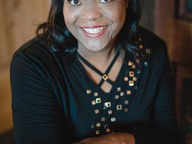 Portrait Gail Anderson 