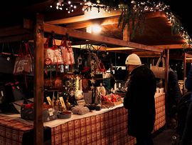 Verkaufsstand beim Zeller Weihnachtsmarkt