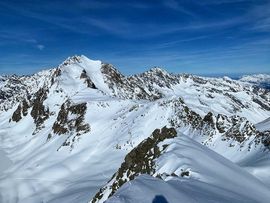 Aussicht vom Bachfallenkopf auf umliegende Gipfel