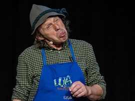 Luis aus Südtirol mit Hut und Schürze