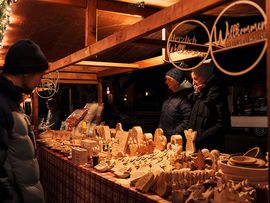 Verkaufsstand beim Zeller Weihnachtsmarkt