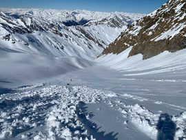 Skitour Kleiner Kaserer mit Blick nach unten