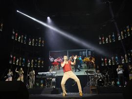 Maurizio Schweizer singt bei der Celentano Tribute Band