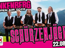 Fünf Mitglieder der Band „Schürzenjäger“ stehen vor einer alpinen Berglandschaft; im Vordergrund der große Bandname in pinker Schrift.