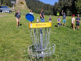 Discgolf Runde mit Familie am Rangger Köpfl