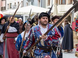Mittelalterlicher Umzug in Tirol