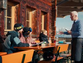 Skilehrer auf der Mutterer Alm