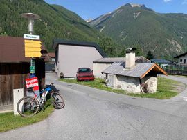 Abzweigung im Ortsteil Neudorf