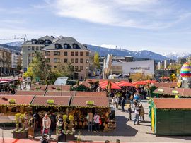 Marktplatz Innsbruck mit Ostermarkt