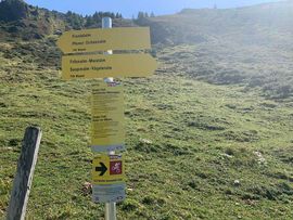 Beschilderung Naviser Sunnseiten Trail