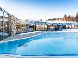 Olympiabad Seefeld: beheiztes Außenbecken im Winter