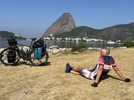 Thomas Widerin sitzt in Rio mit Ausblick auf den Zuckerhut